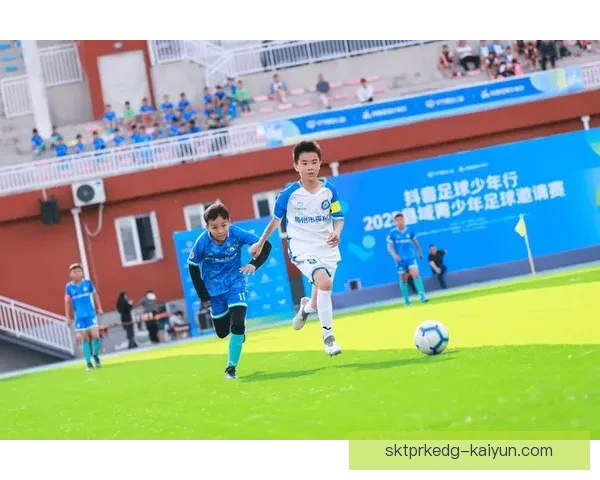 足球新锐热议中的优秀表现持续提升，成为赛季关注焦点。