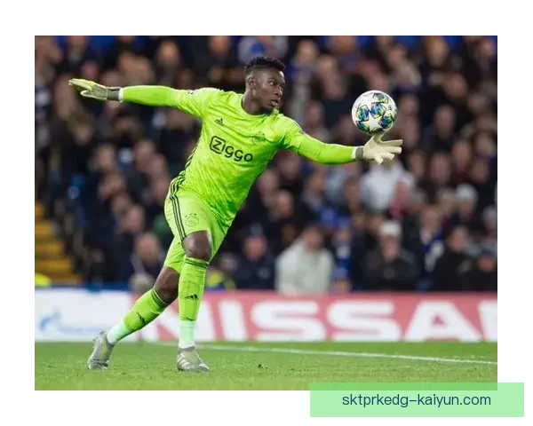 诺伊尔对抗能力持续提升，展现出出色的门将竞争力和稳定表现